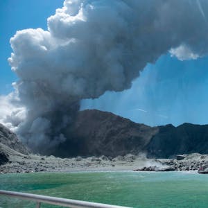 Neuseeland Vulkan 101219