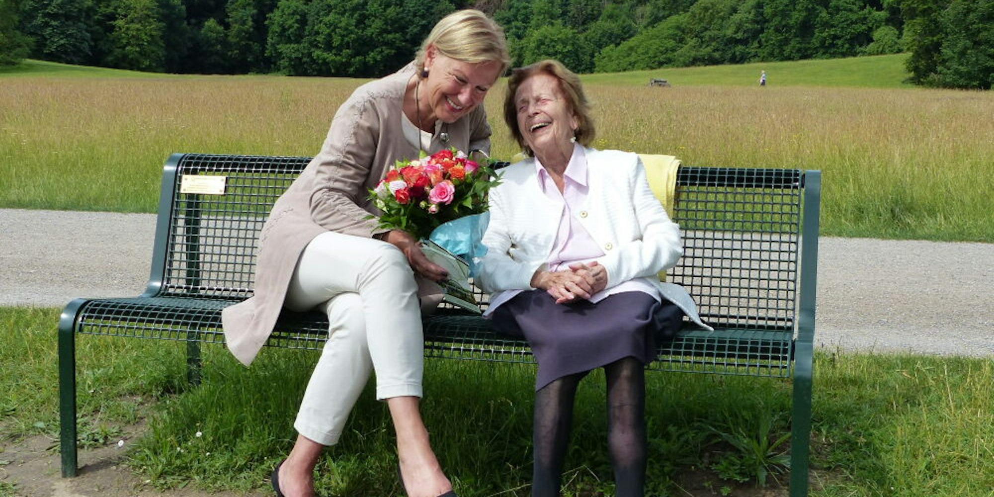 Elisabeth Steubesand und Beatrice Bülter von der Grün-Stiftung.