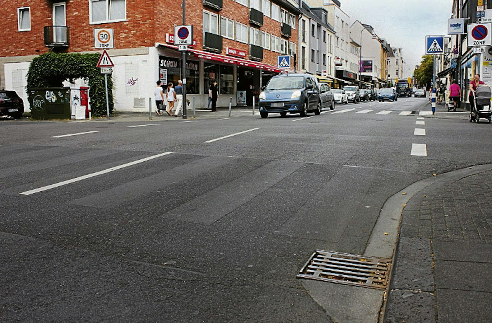 Der ehemalige Zebrastreifen an der Kemperbachstraße.
