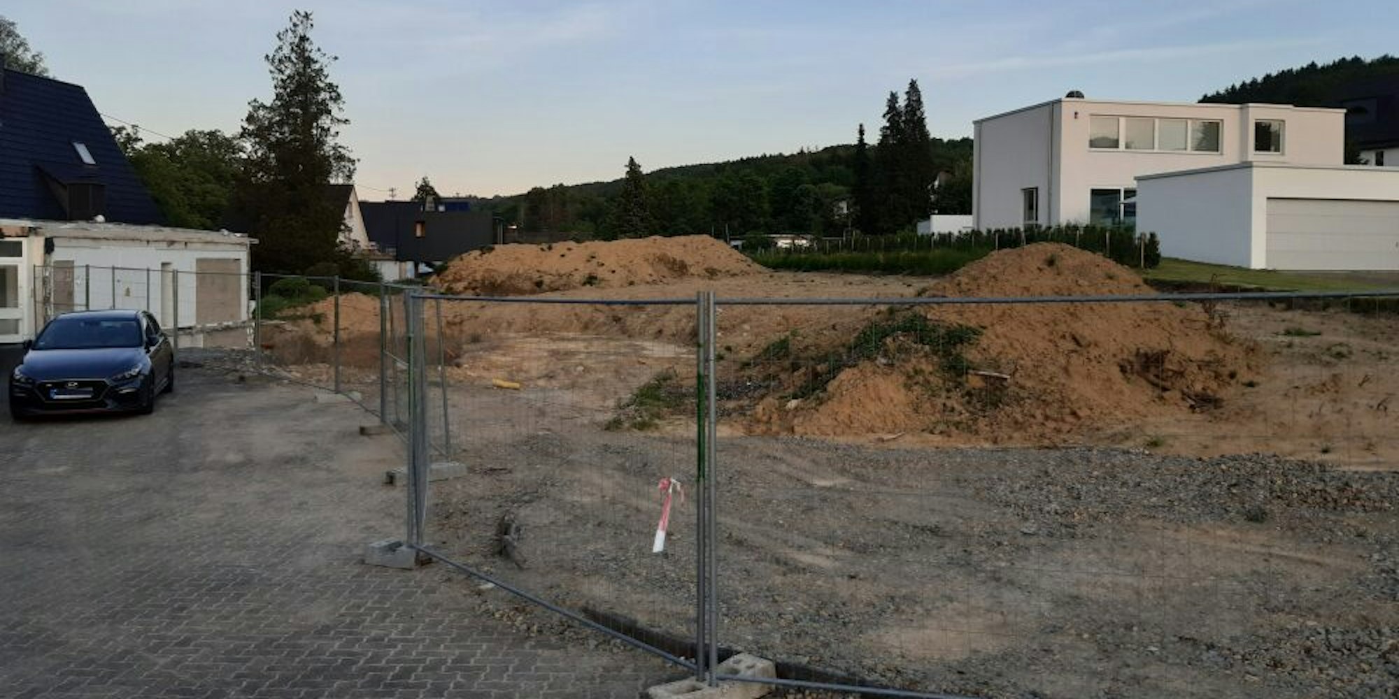 An der Nümbrechter Straße in Oberwiehl ist das Gelände bereit für den Start der Bauarbeiten.