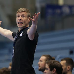 Mehr als unzufrieden war VfL-Trainer Gudjon Valur Sigurdsson nach der Niederlage.