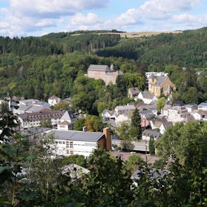 Schloss und Schlosskirche sind jahrhundertealte Wahrzeichen von Schleiden.