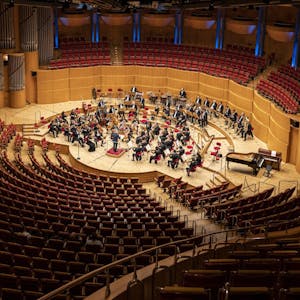 Berlioz in gähnender Leere: Das Gürzenich-Orchester unter Sylvain Cambreling beim Dienstag-Abokonzert in der Kölner Philharmonie