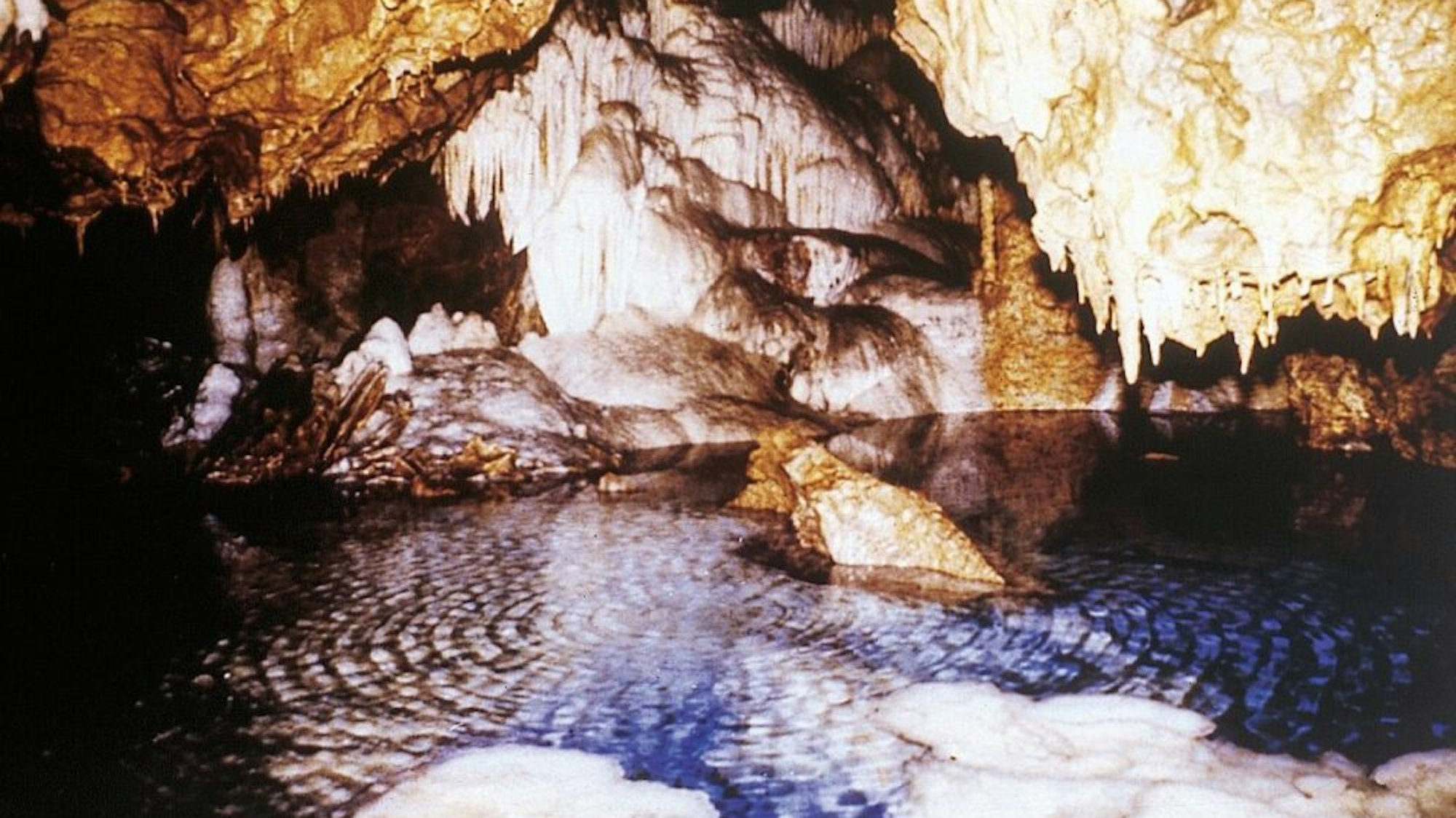 Die Atta-Höhle am Biggesee