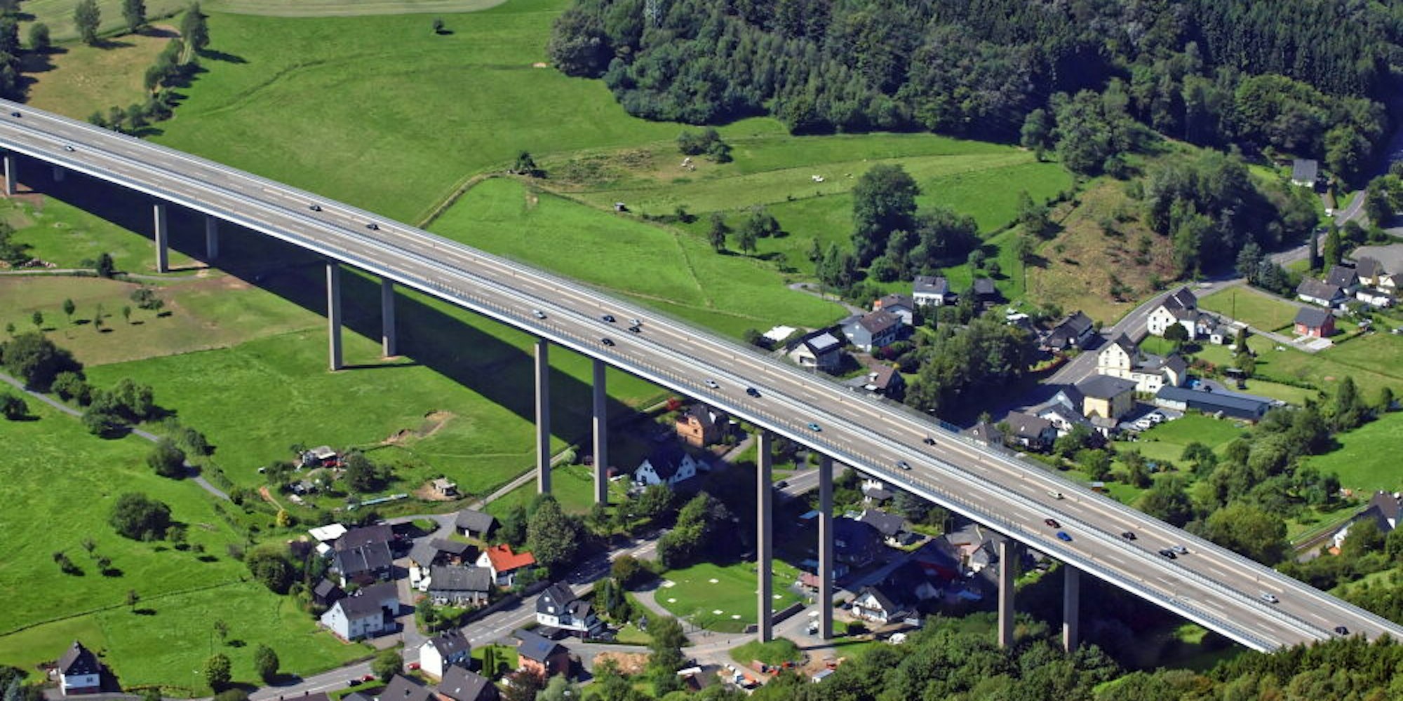 Die Kreisverwaltung hat bereits Kontakt mit der Autobahn GmbH des Bundes aufgenommen.