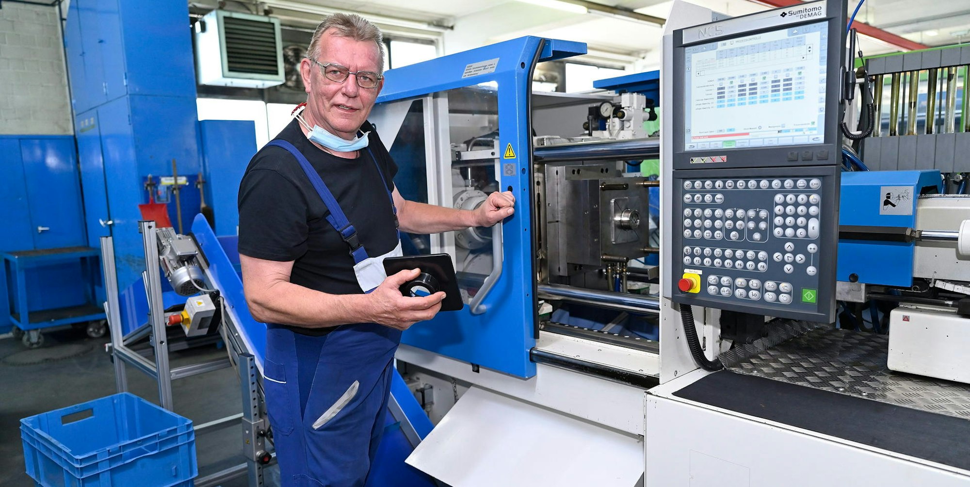 Werkzeugmacher und Maschineneinrichter ist Helmut Bollmann bei Sonoco Plastics.