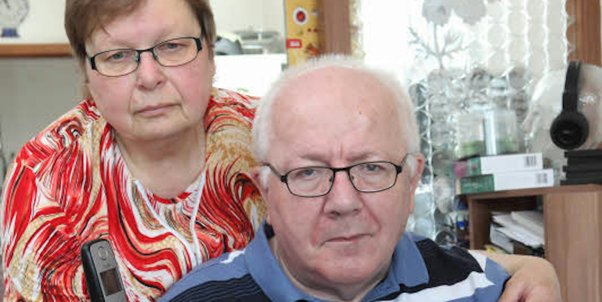 Hannelore und Hans Fabry können seit elf Tagen Telefon, Internet und ihren Hausnotruf nicht mehr nutzen.
