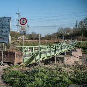 Pontonbrücke gesperrt Leverkusen