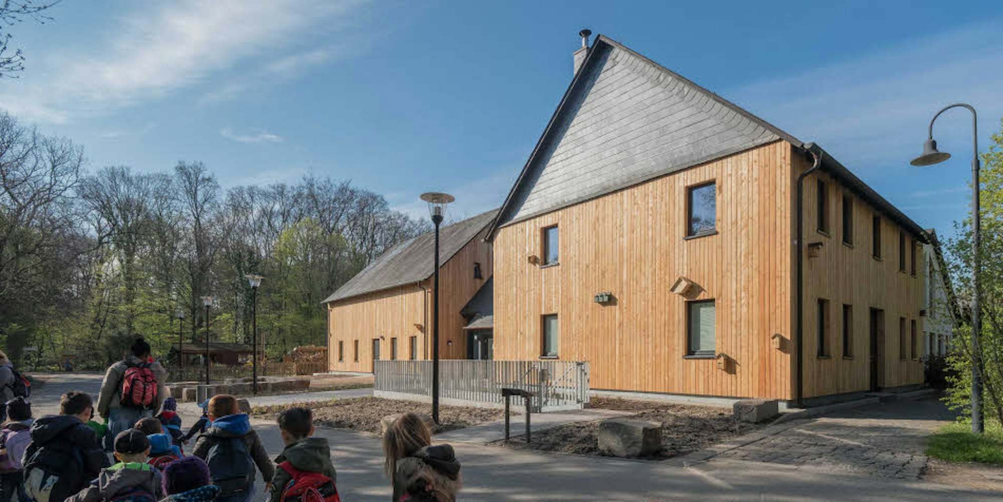 Mit völliger neuer Fassade – Holz statt Fachwerk –, präsentiert sich das Haus der Natur nach dem Umbau.