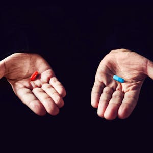 Viele Tabletten nacheinander einnehmen? Das könnte für Patienten mit mehreren Beschwerden bald der Vergangenheit angehören.