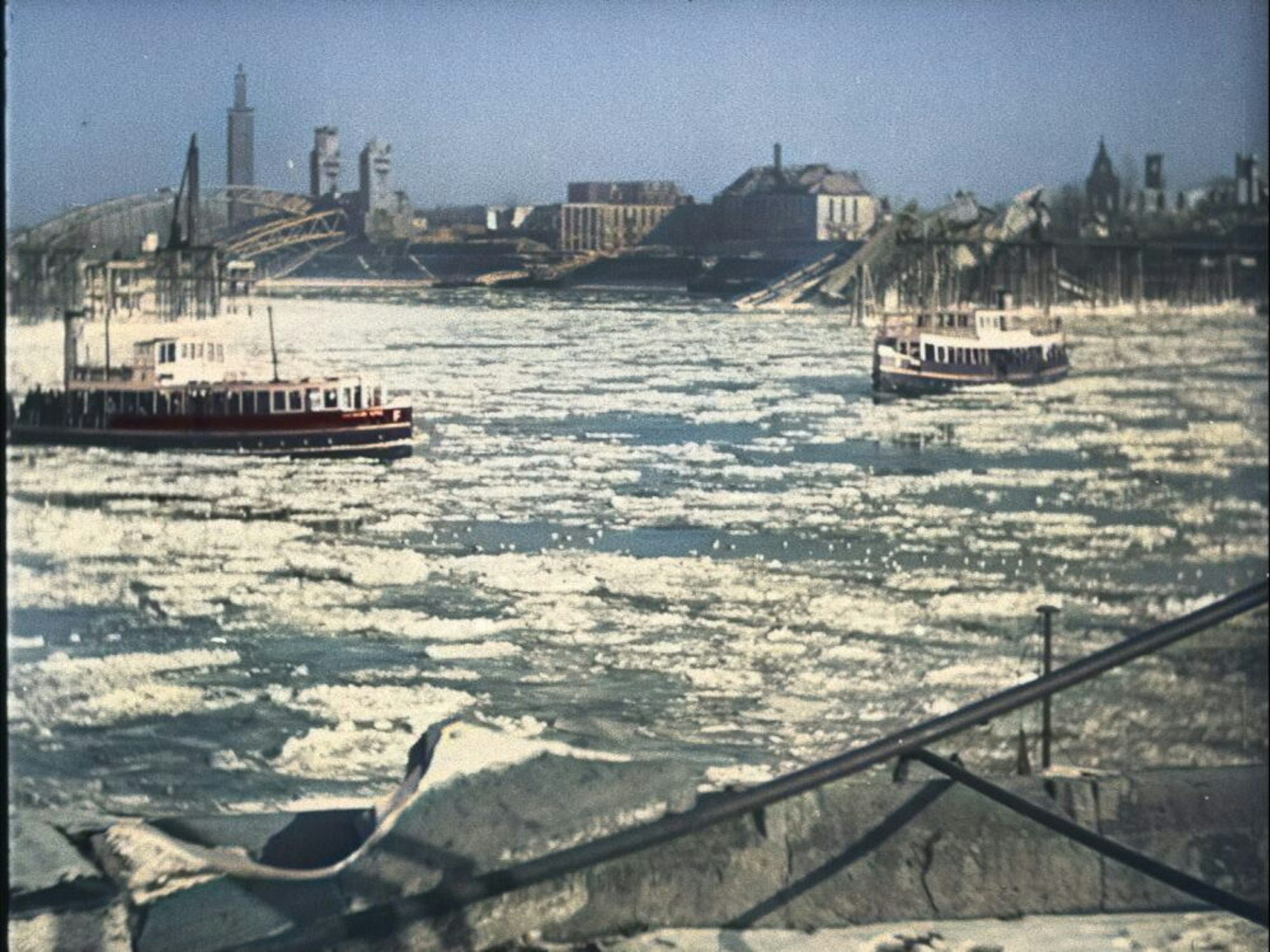 Eisschollen auf dem Rhein 1947 