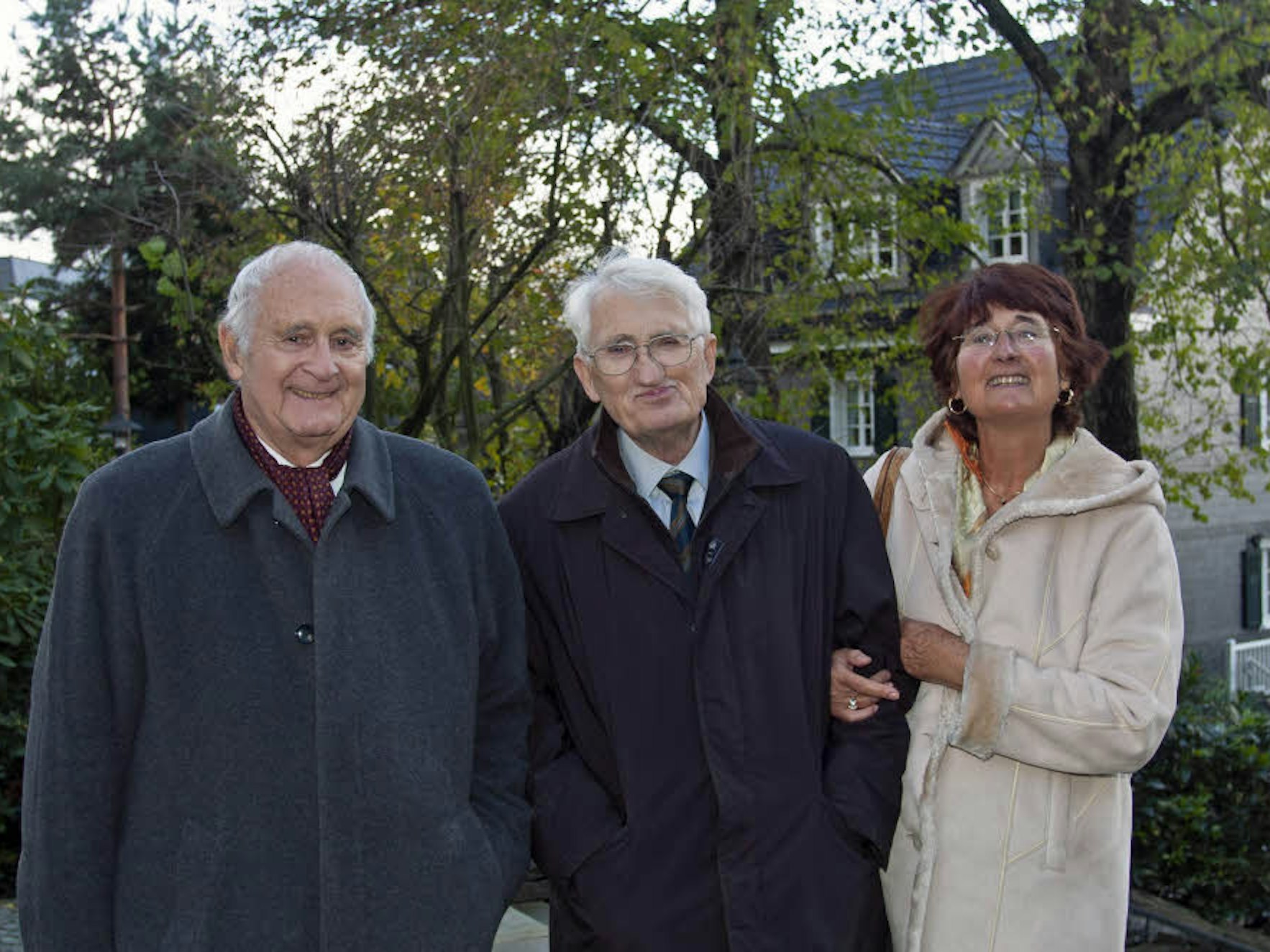 Jürgen Habermas  mit seinen Geschwistern Anja Fernau-Habermas und Dr. Hans-Joachim Habermas.