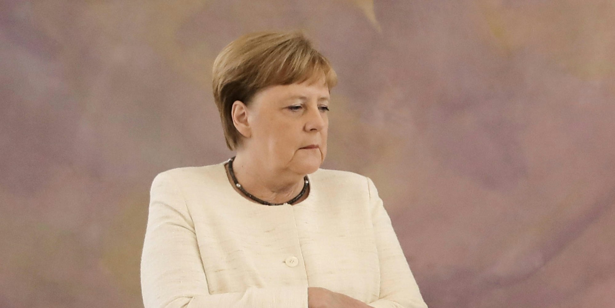 Merkel zittert erneut