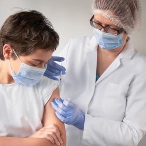 Symbolbild Impfung Kind