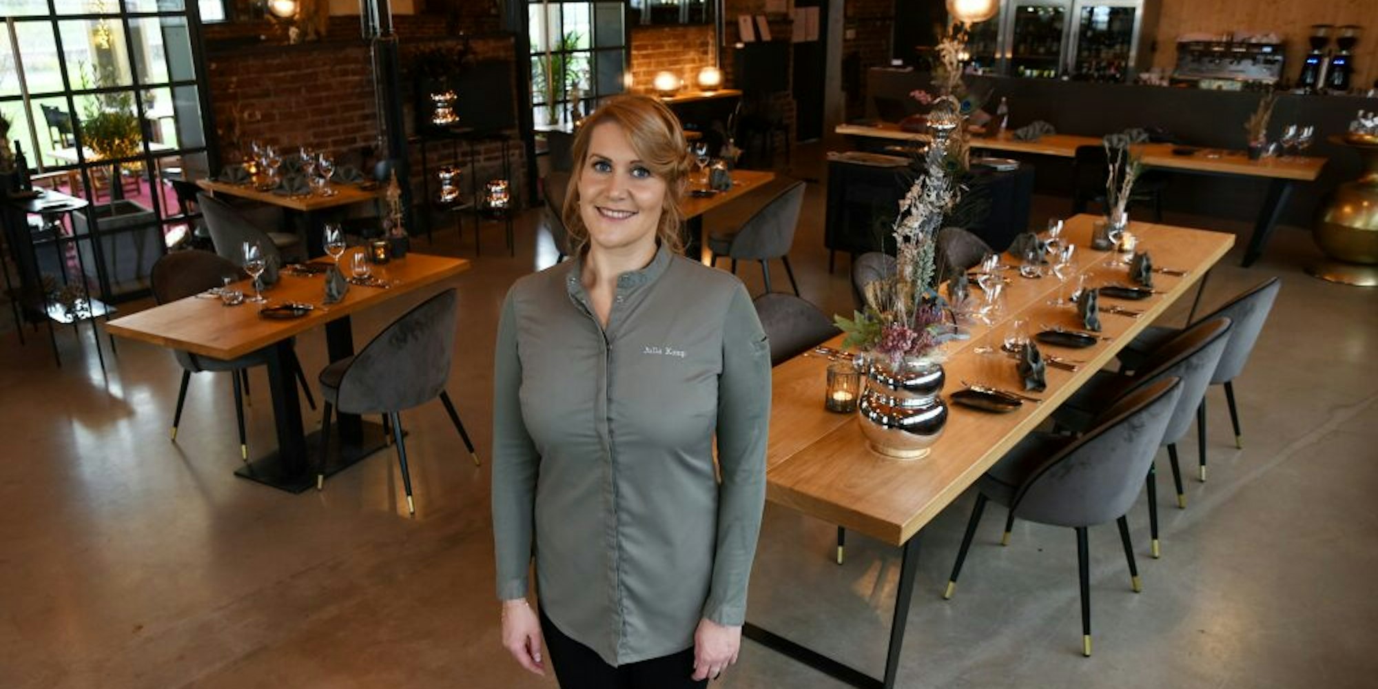 Julia Komp, mit 27 Jahren war sie Deutschlands jüngste Sterneköchin, heute mit 31 Jahren im Mülheimer Restaurant Lokschuppen.