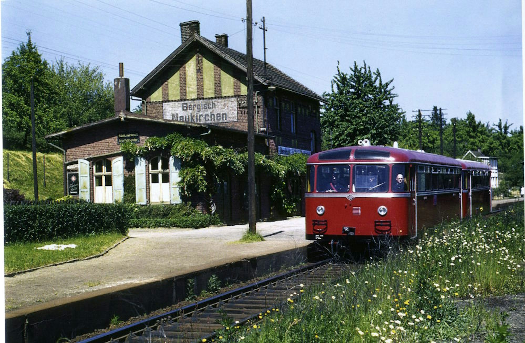 Ein To der Baureihe VT 95 im Jahr 1952 in Bergisch Neukirchen.