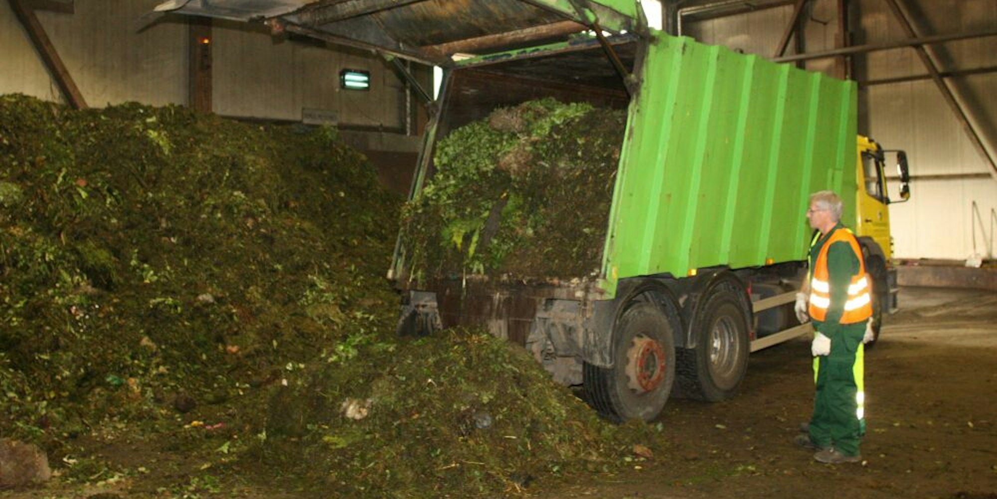 Etwa 27500 Tonnen Bioabfall werden in diesem Jahr voraussichtlich im Kompostwerk in Strempt abgeliefert.