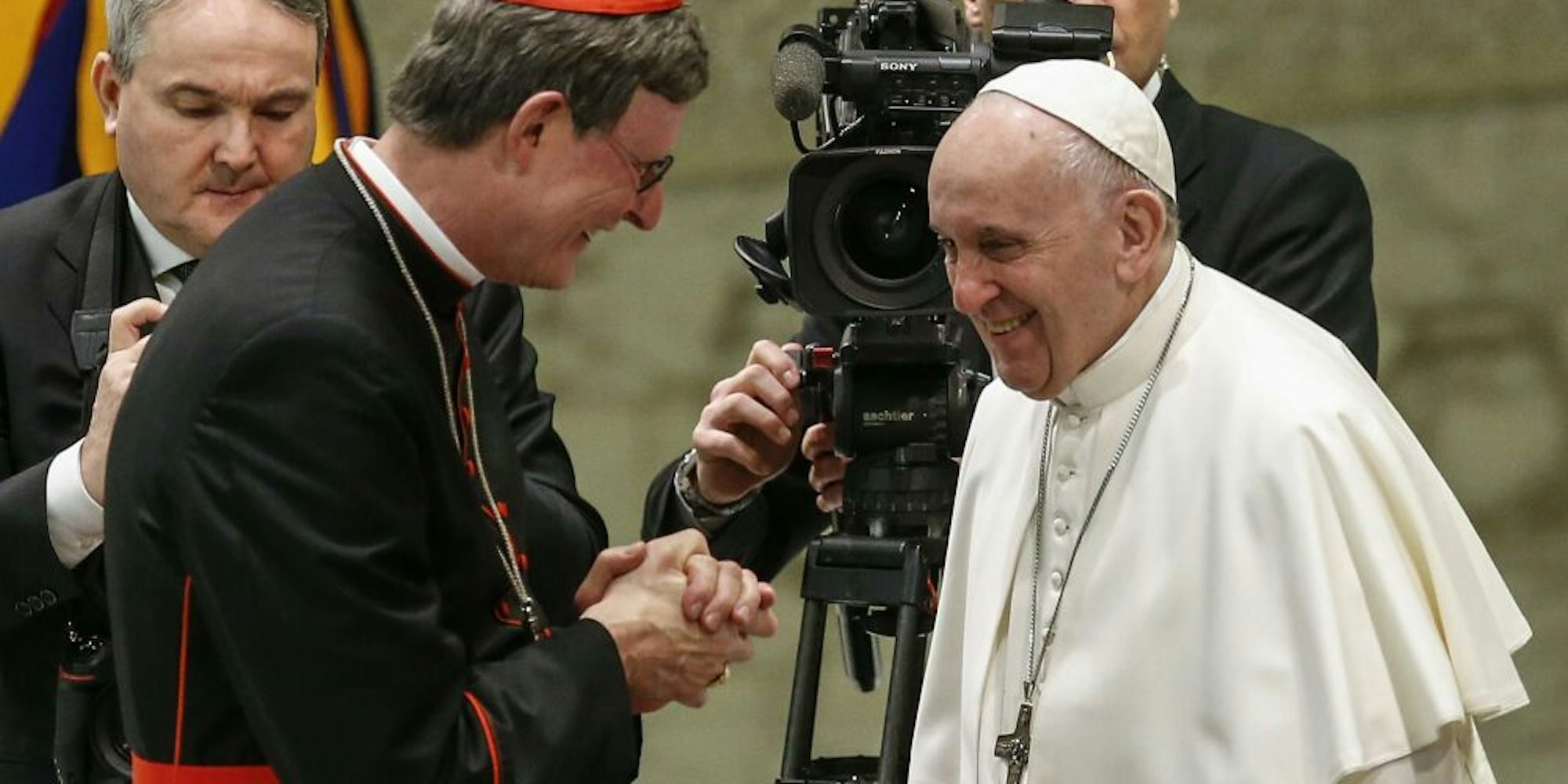 Kardinal Woelki bei einer Begegnung mit Papst Franziskus 2019.