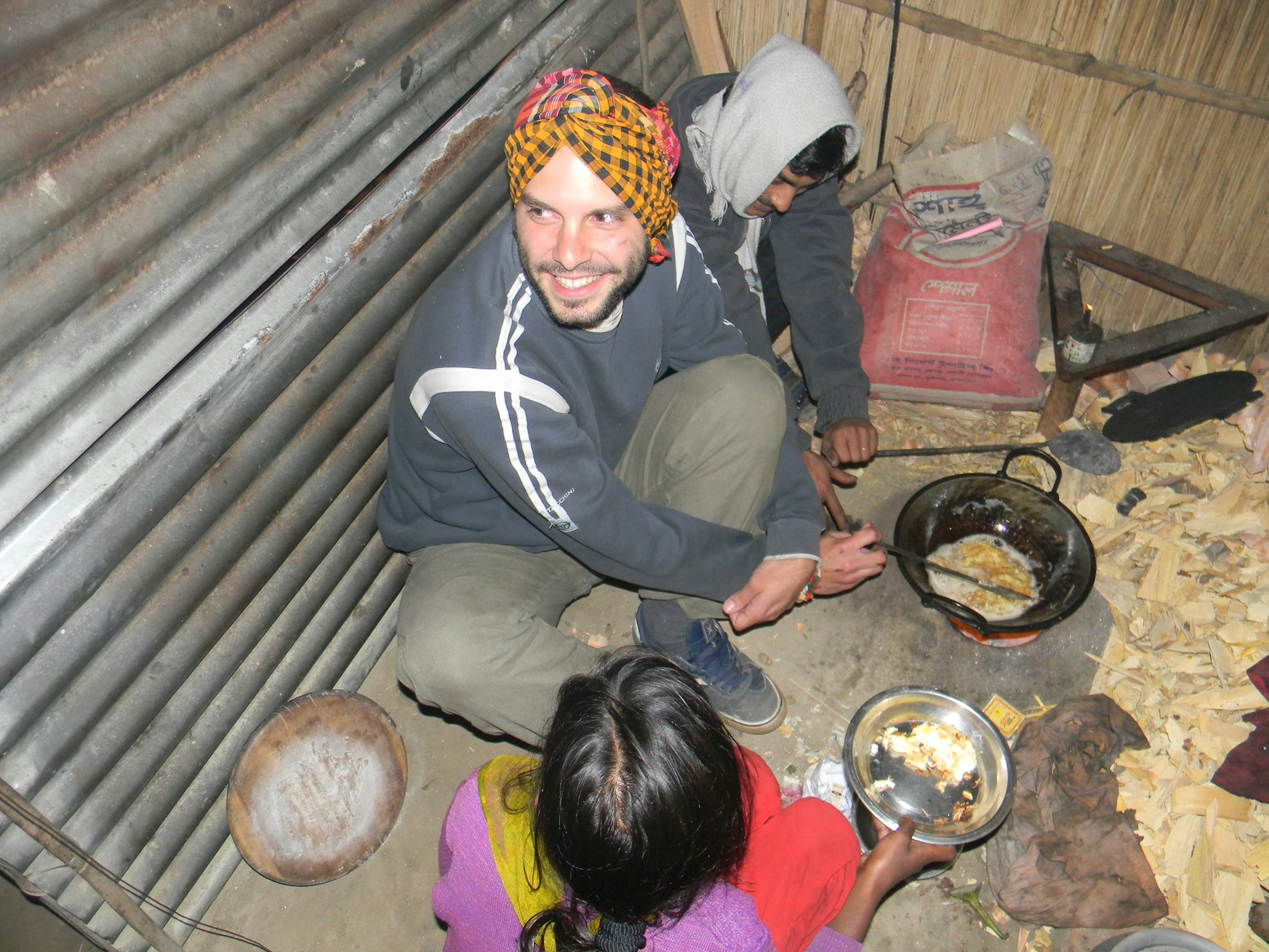 Perko_cooking with locals in Bangladesh