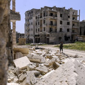 Eine zerstörte Ortschaft nahe Aleppo in Syrien: Unter dramatischen Umständen ist Mounir Mohamad dem Bürgerkrieg entkommen.