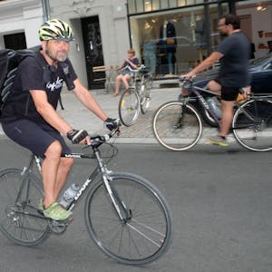 Er bleibt garantiert nicht im Stau stecken: der Chef des Fahrradkurierdienstes „Rapido“, Thomas Kehr.