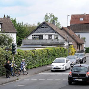 Die Moltkestraße: Radfahrerinnen und -fahrer sollen zwei Radstreifen bekommen, dafür fallen allerdings Stellplätze für Autos weg.