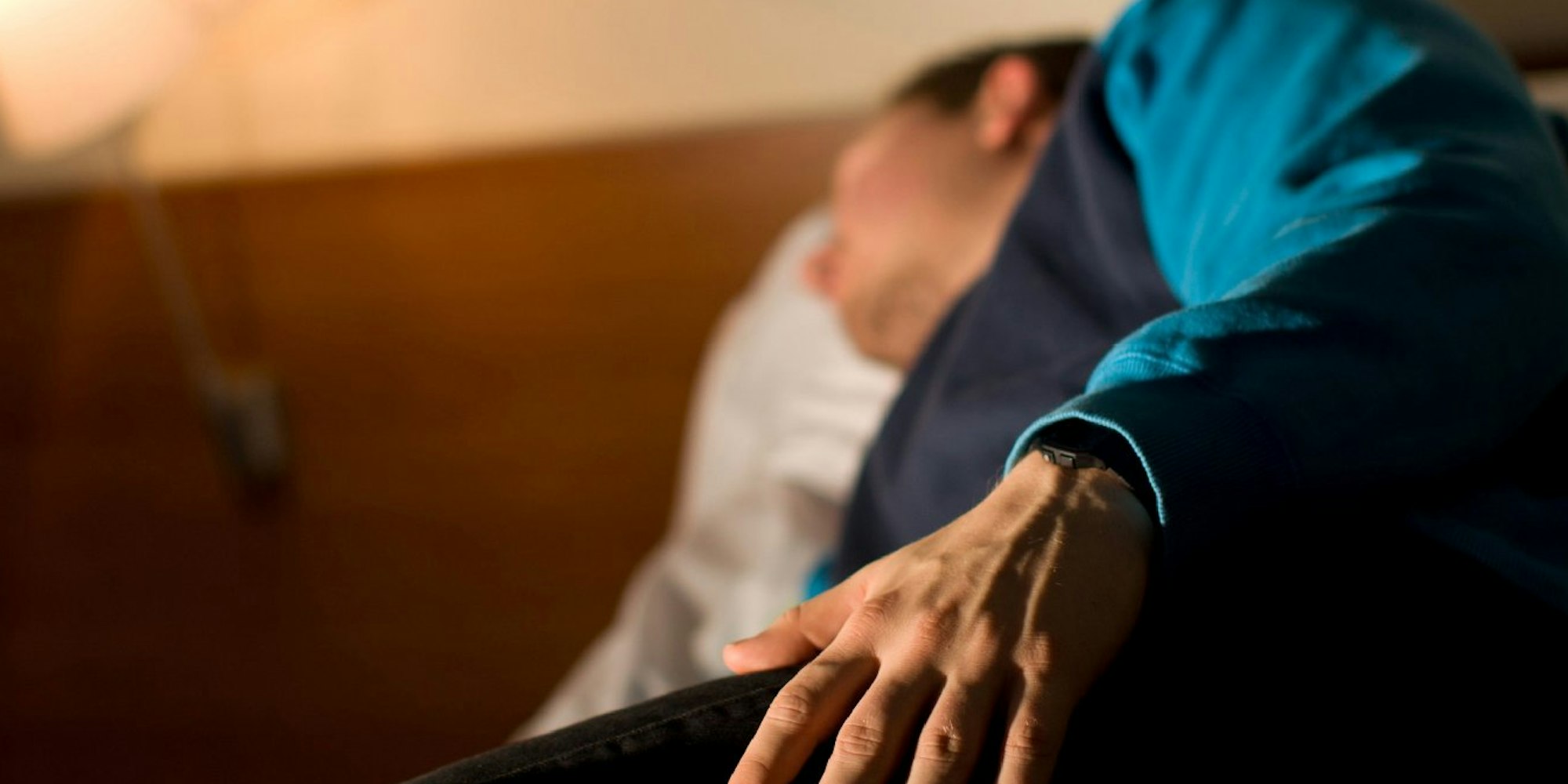 Bei Narkolepsie-Patienten ist die Steuerung von schlafen und wachen gestört.