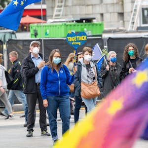 Kundgebung der Pulse-of-Europe-Bewegung am Sonntag auf dem Roncalliplatz.