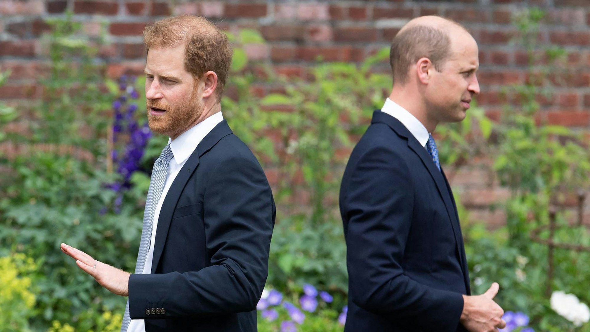 Prinz Harry und Prinz William bei einem öffentlichen Termin.