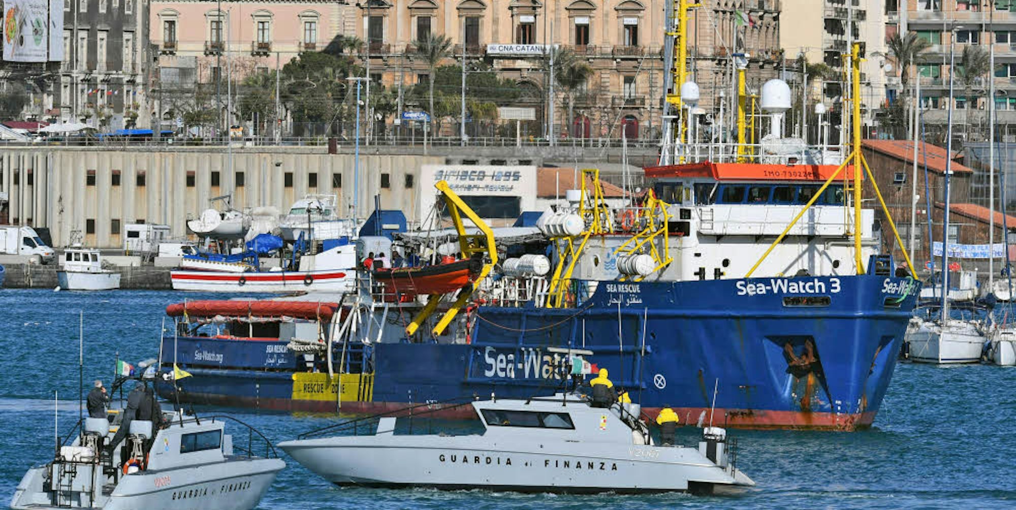 Die „Sea-Watch 3“ liegt derzeit im sizilianischen Catania vor Anker.