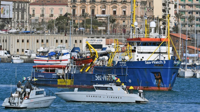 Die „Sea-Watch 3“ liegt derzeit im sizilianischen Catania vor Anker.