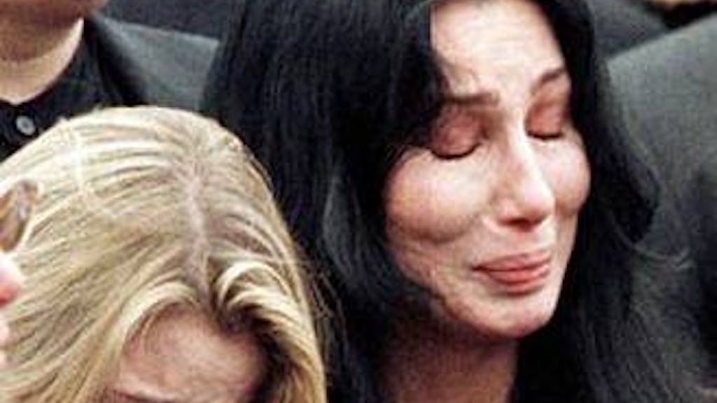 Glücklich sieht anders aus: Doch Cher will ihre Tochter Chastity bei der Geschlechtsumwandlung unterstützen.