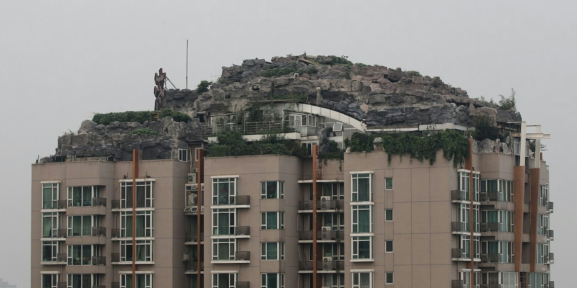 Diese Felsenvilla auf einem Hochhaus in Peking muss abgerissen werden.