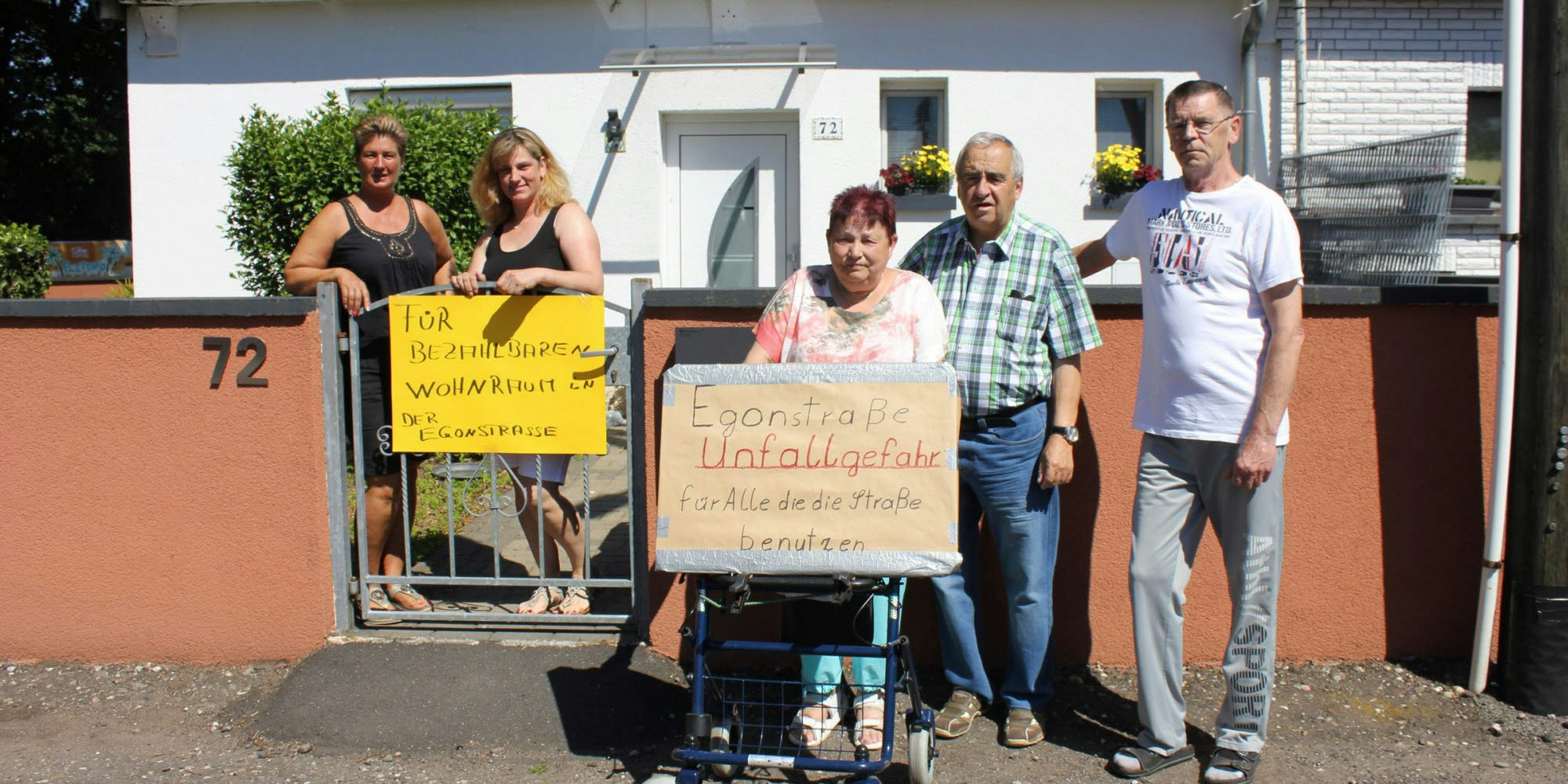 Die Bewohner der Häuser an der Egonstraße fordern, ihre Häuser zu erhalten.