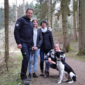 Einen Spaziergang auf dem Waldmythenweg unternahm auch Familie Zöller.