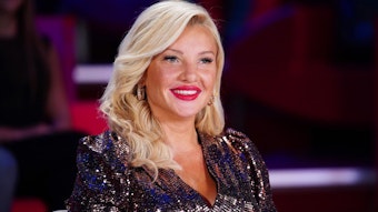 Evelyn Burdecki, hier als Jurorin beim Supertalent, flirtet in der neuen ProSieben-Show „Lucky Stars - alles auf die Fünf!“ mit Kandidat Sebastian.
