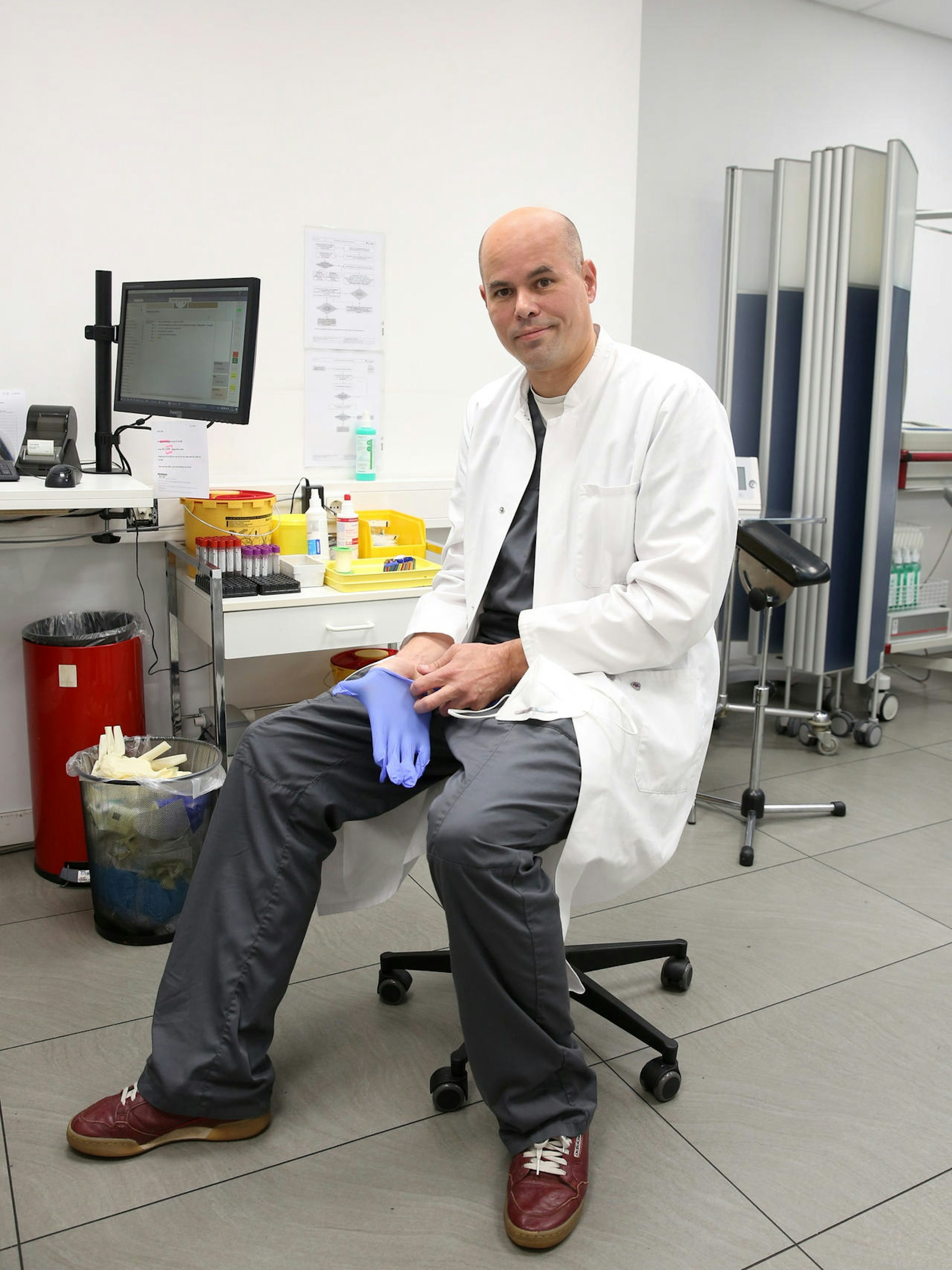 Dr. Tim Knoop