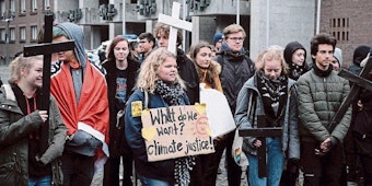 Bei einer Demo in Köln ging Jana Woltersdorf (mit Schild) für die Rettung des Klimas auf die Straße.