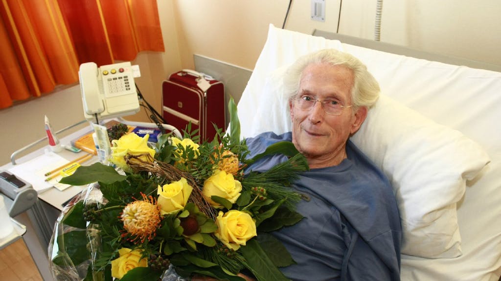 2008 erlitt Waffenschmidt einen leichten Schlaganfall und bekam vom EXPRESS einen Blumenstrauß.