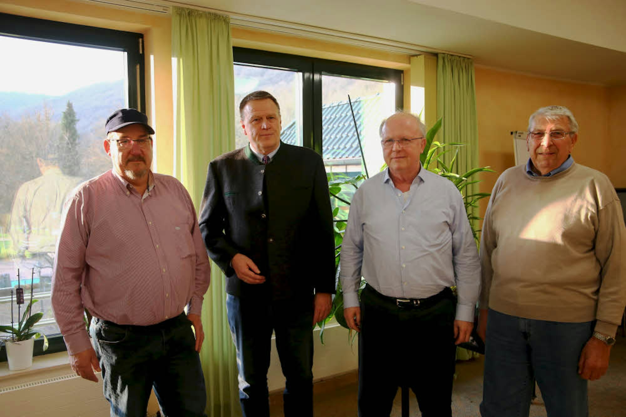 Der Vorstand der FBG Schleiden betreibt mit Unterstützung des Regionalforstamtes die Gründung der FVW Nordeifel: Klaus Blakowski (v.l.), Thomas Maur, Albert Halling und Karl-Heinz Niemeyer.