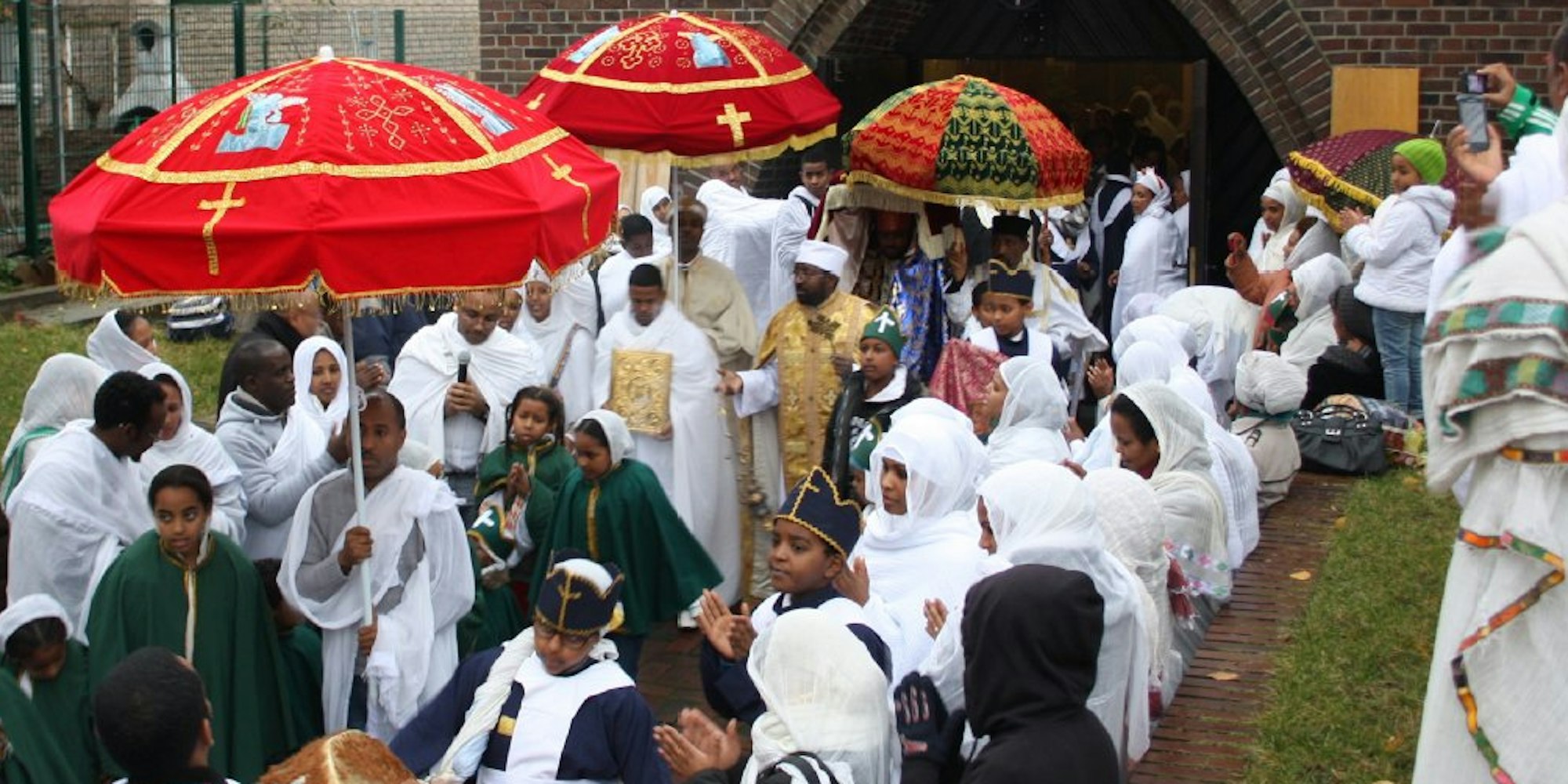 Die Mitglieder der Äthopisch-Orthodoxen Kirche in Deutschland feierten in Longerich das Fest des Erzengels Michael.