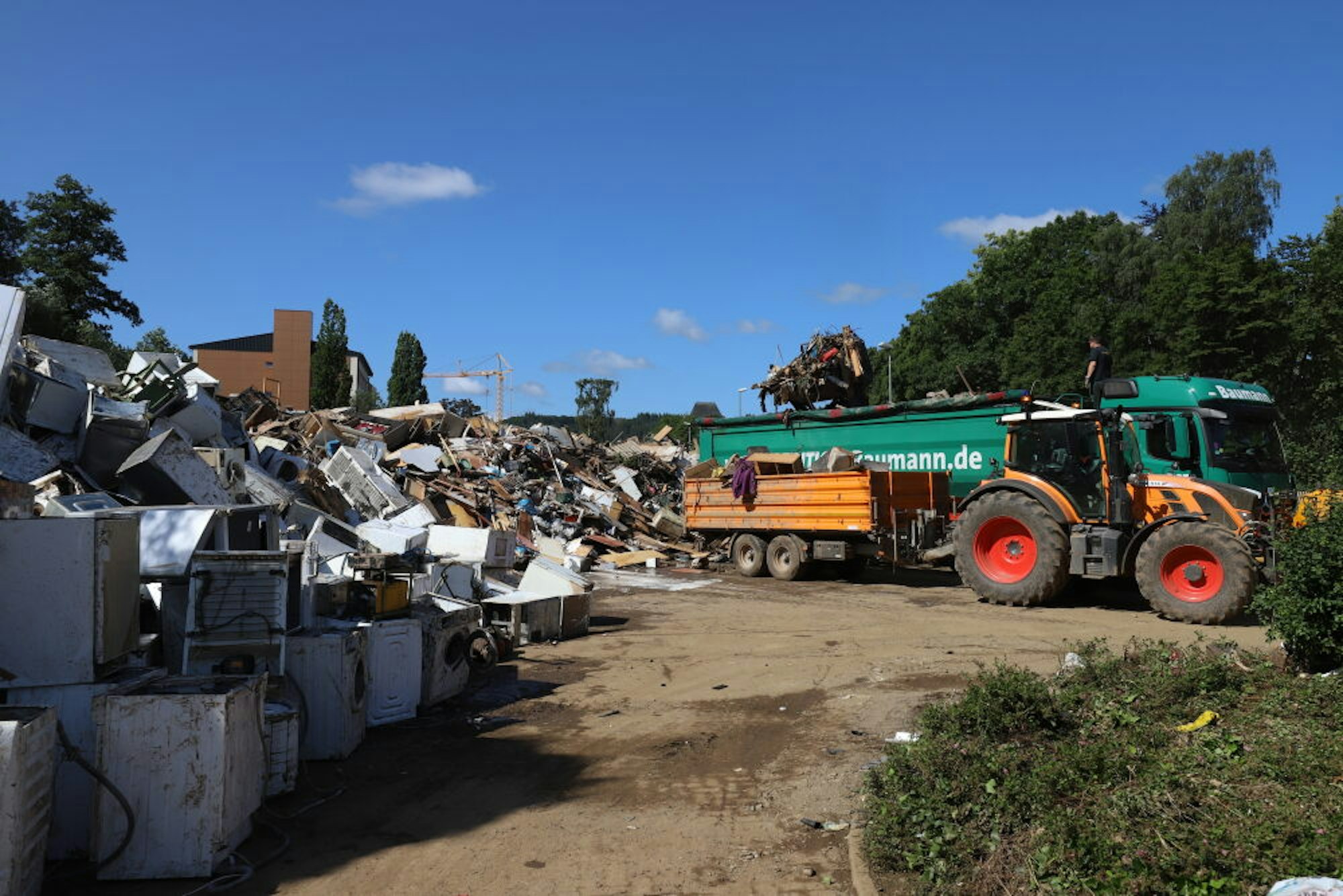 In Schleiden entstand schnell ein gigantisches Mülllager.