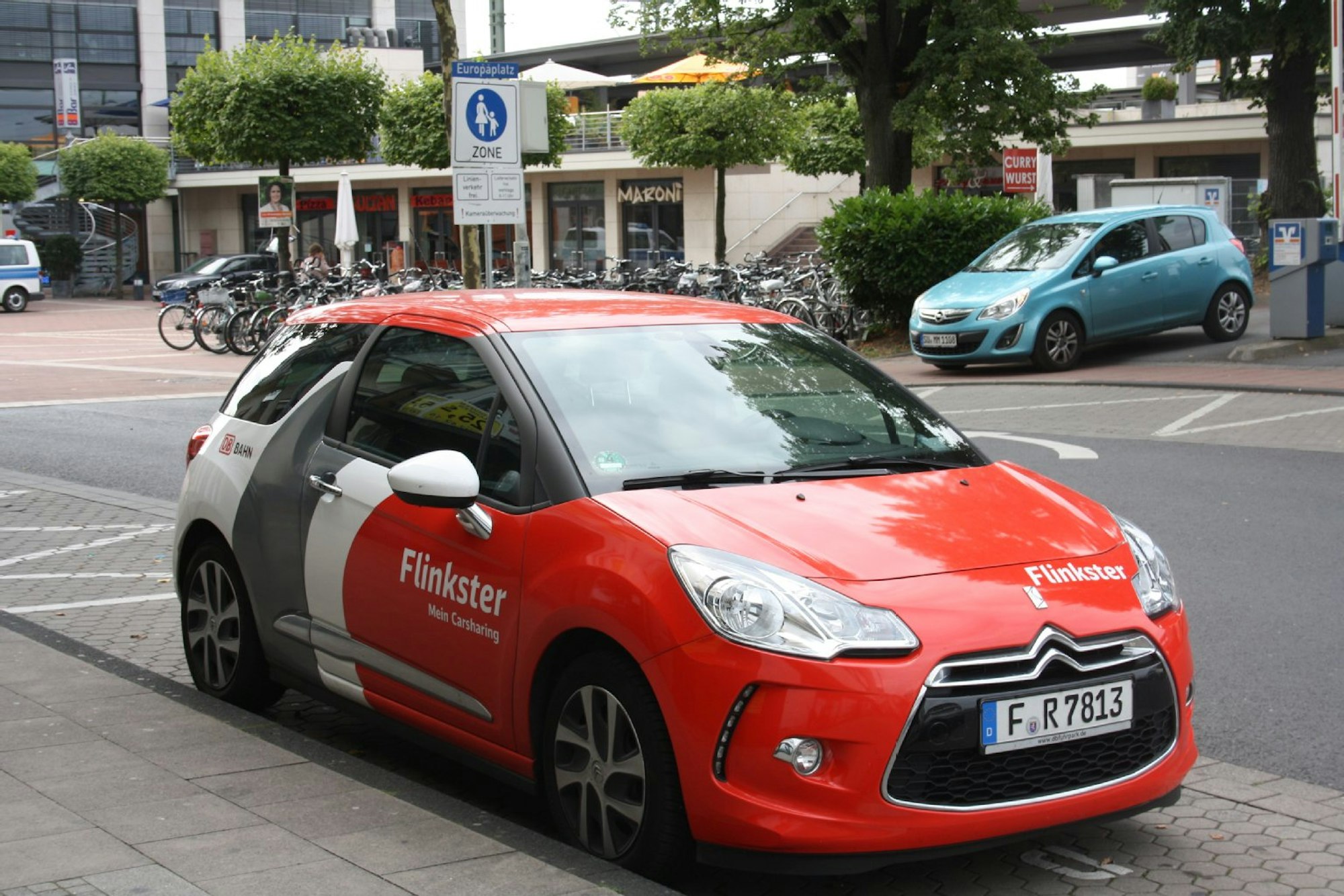 Ein Fahrzeug des Carsharing-Anbieters Flinkster.