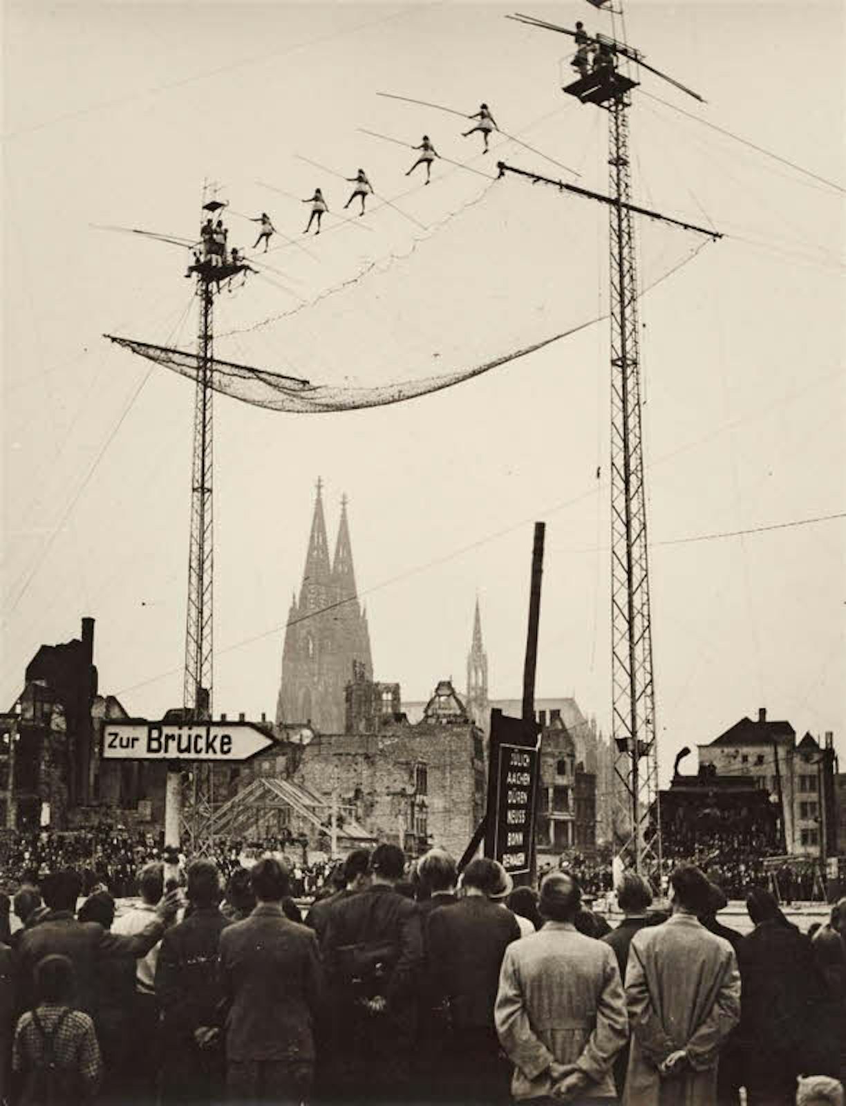 Tausende hatten sich 1946 auf dem Heumarkt versammelt, um die Traber-Familie zu sehen.