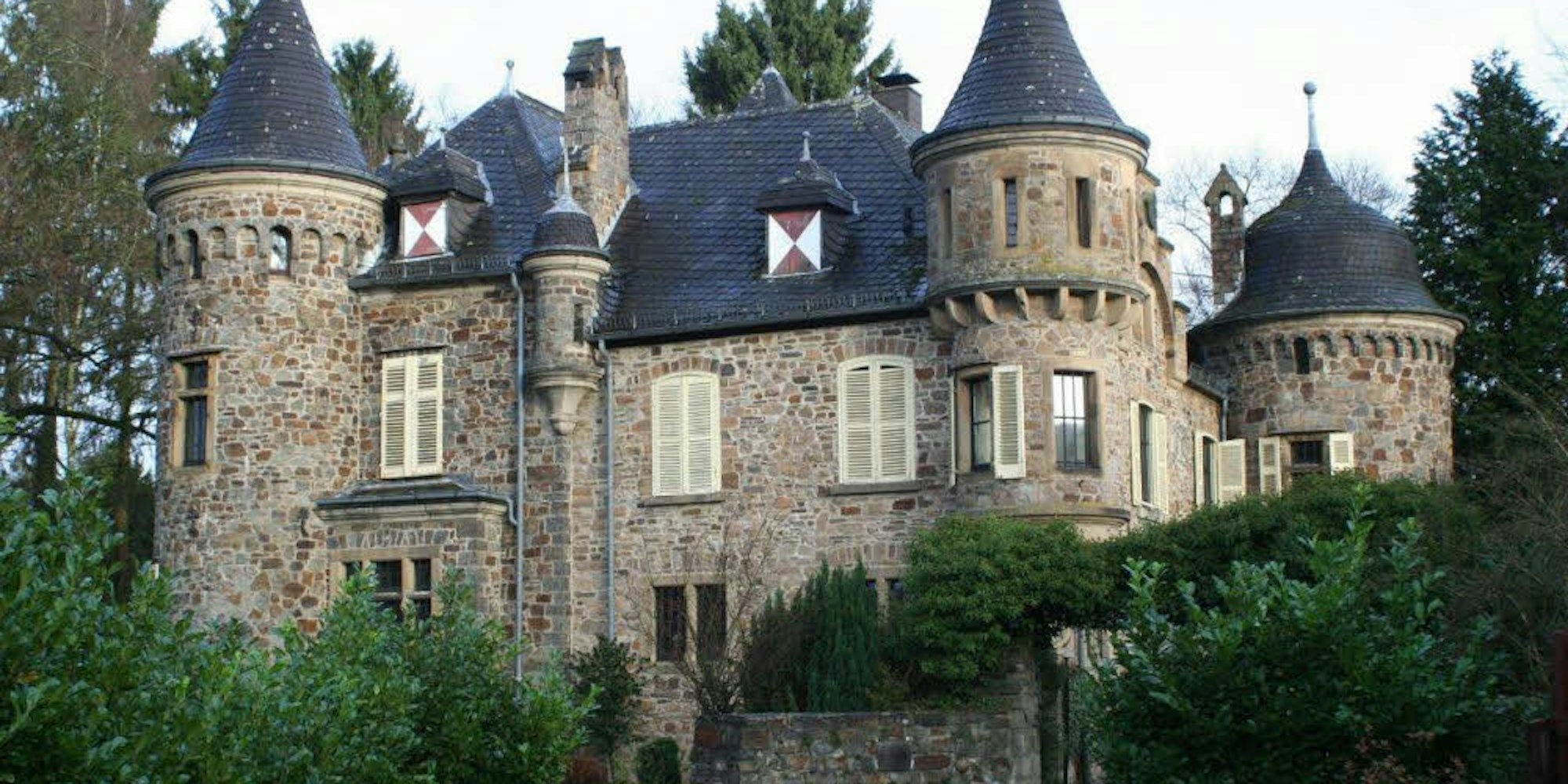 Märchenschloss im Siegtal: Die Burg Dattenfeld im gleichnamigen Ort in Windeck hat jetzt den Besitzer gewechselt.