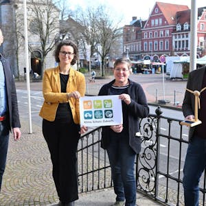 Setzen sich für den Klimaschutz in der Kreisstadt ein: die Fachfrauen Jana Latschan (2.v.l.) und Heike Behrendt (2.v.r.) mit Bürgermeister Frank Stein (r.) und dem Beigeordneten Ragna Migenda (l.).