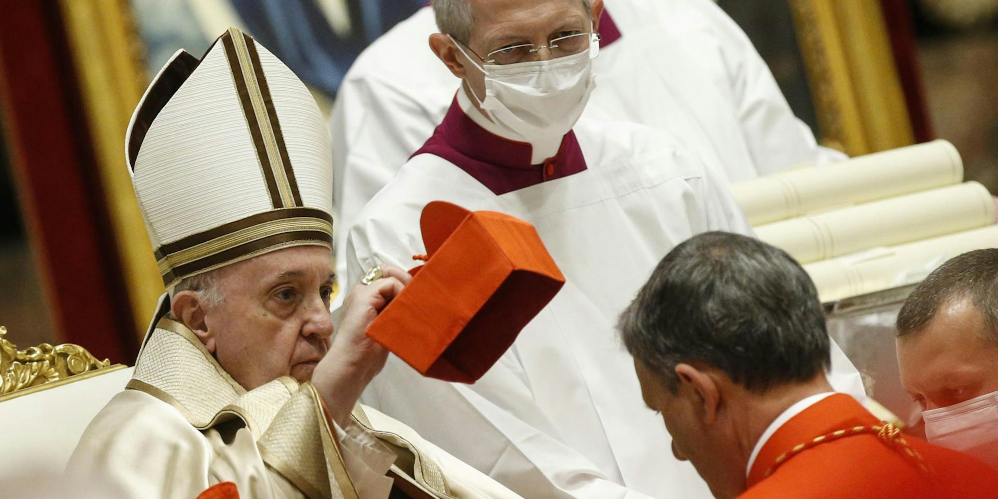 Papst und Kardinal