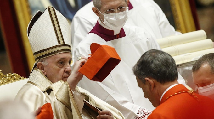Papst und Kardinal