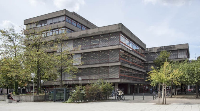 „Hochgradig abgenutzt“ ist die Zentralbibliothek am Neumarkt von 1979.