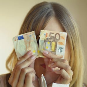 Geldschein zerrissen 50 Euro Banknote